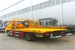 章贡区附近拖车救援搭电